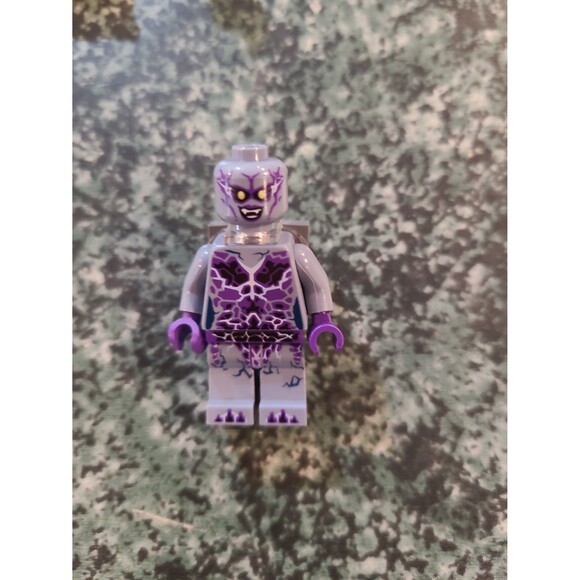 Lego Nexo Knights Minifigures and Shield Lot - Harpy, Ultimate Axl - Picture 4 of 12